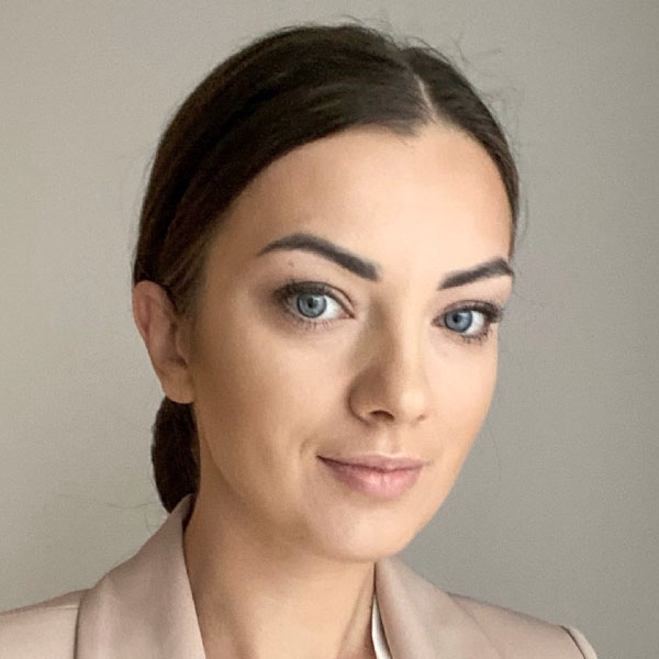  Anna Szuty